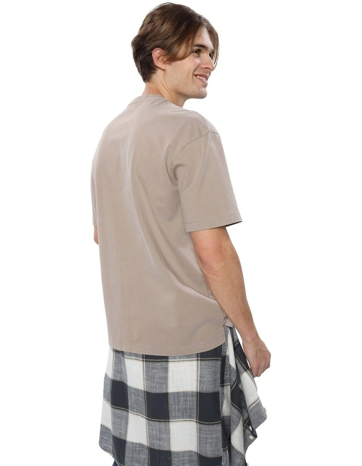 Super Soft Oversized Logo Graphic T-shirt in Khaki