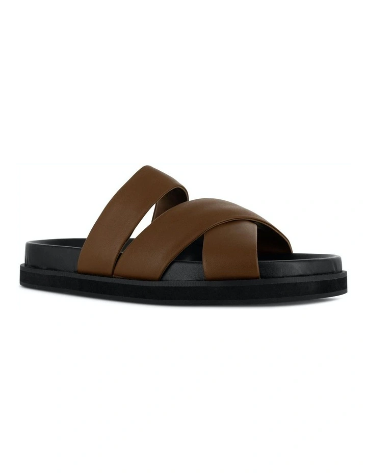 Nico Flat Sandals in Brown