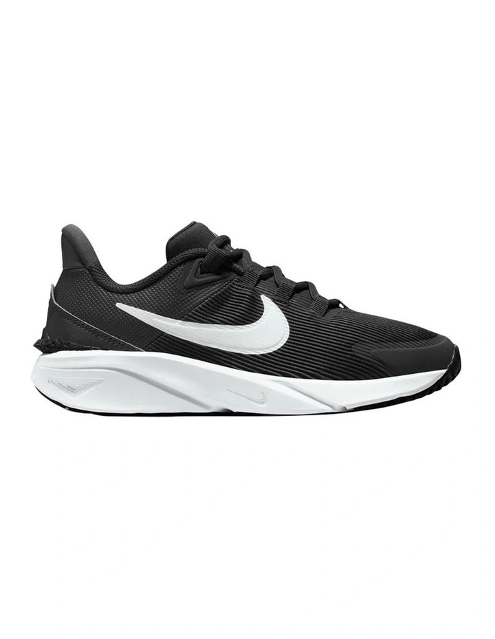 Star Runner 4 Grade School Sport Shoe in Black