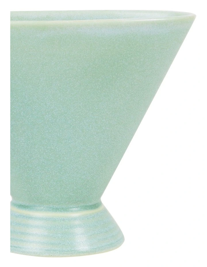 Florist Corner Scallop Vase in Mint Green