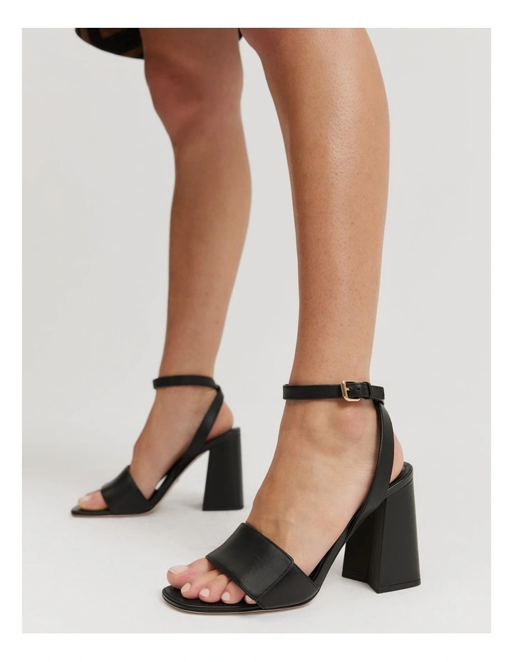 Madison Heel in Black