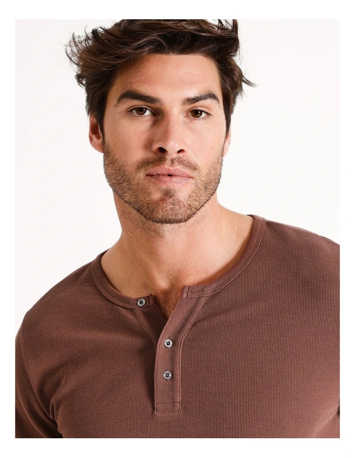 Neeson Long Sleeve Waffle Henley Tee in Mocha