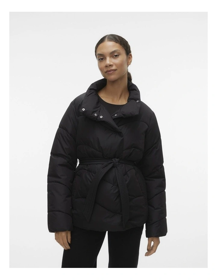 Wave Puffer Jacket in Black