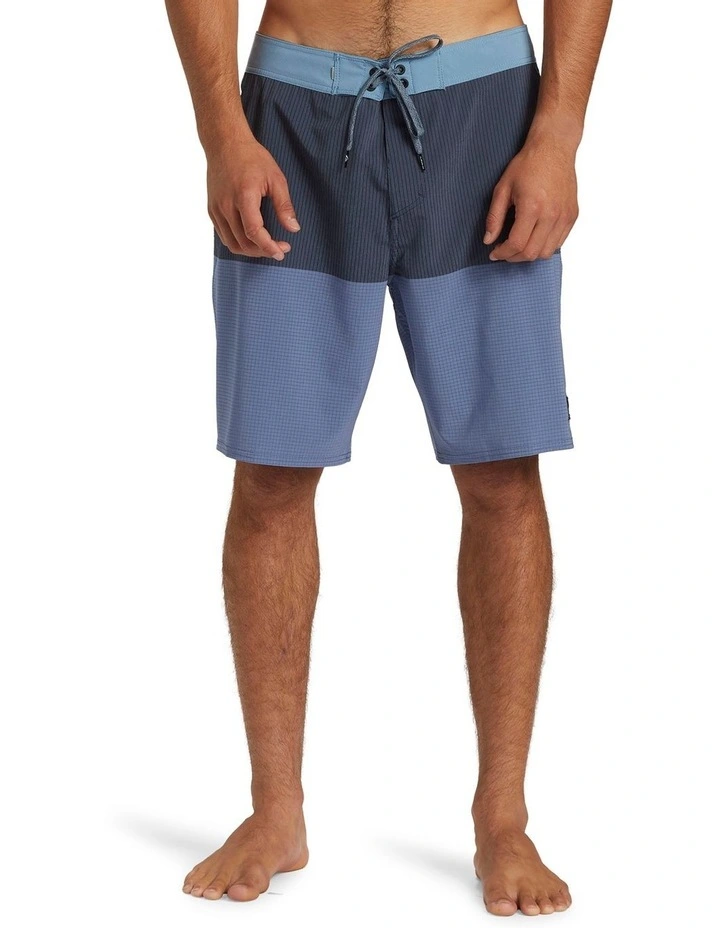 Highline Straight 19" Boardshorts in Dark Navy