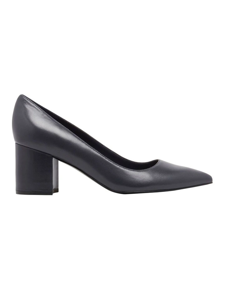 Jolanda Pump in Dark Blue