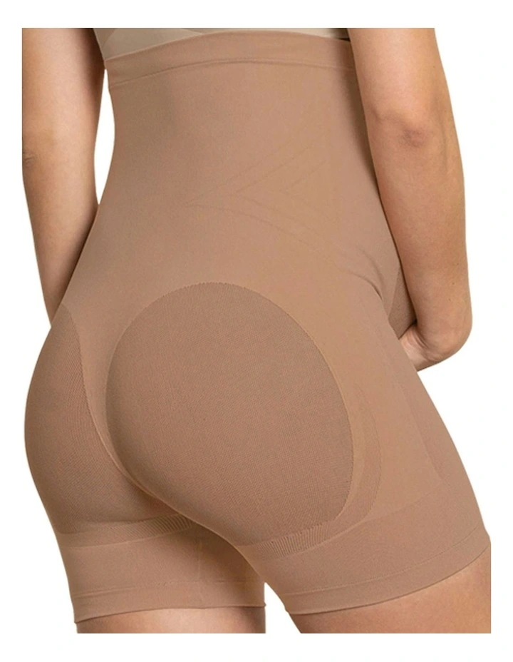 Seamless Maternity Support Shorts in Soft Natural
