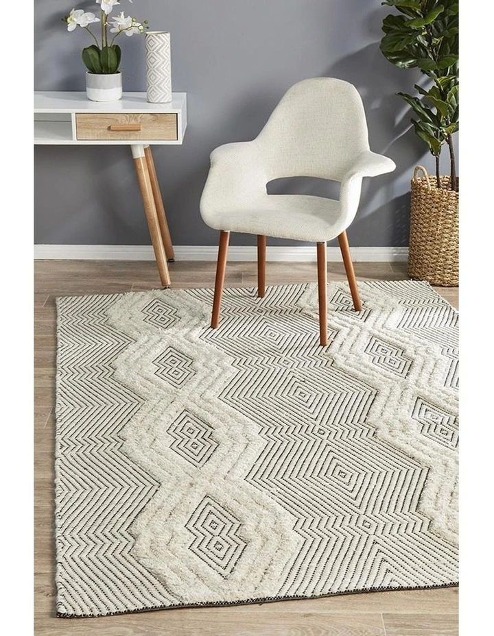 Miller Rhythm Chime Rug in Silver