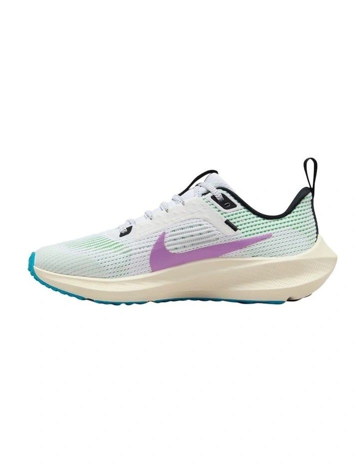 Air Zoom Pegasus 40 Se Grade School Sport Shoe in White