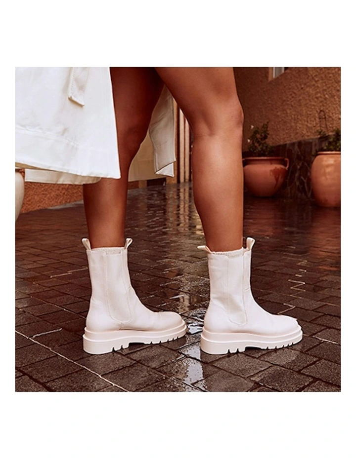 Zwolle Boots in Cream