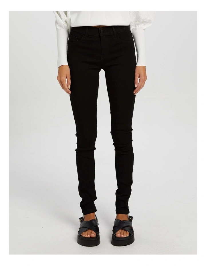 Rain Skinny Jean in Black