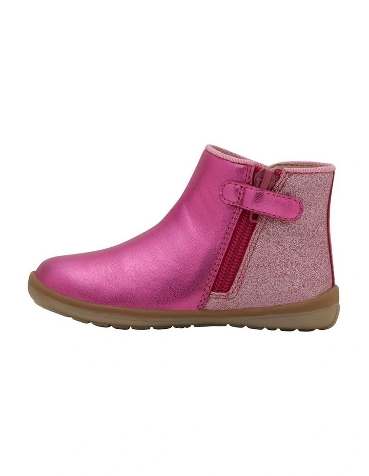 Mackenzie Ii Boots in Magenta