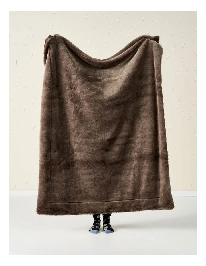 Selma Throw in Clove