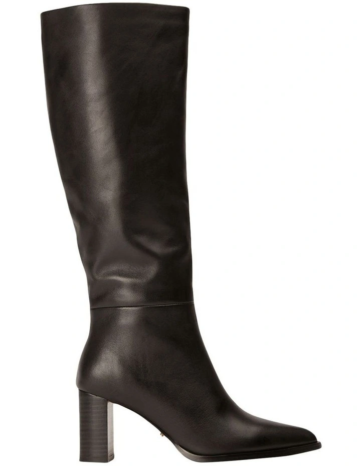 Peppe Boots in Black