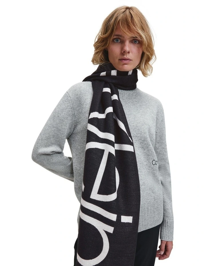 Fringes Winter Scarf in Black