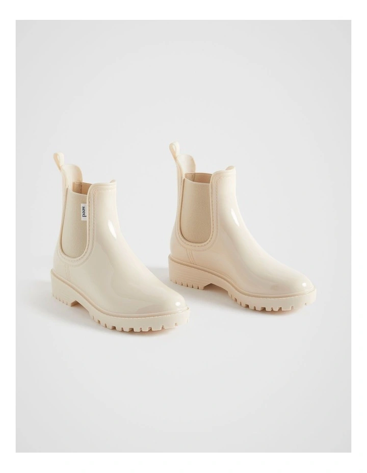 Shiny Gumboot in Creme