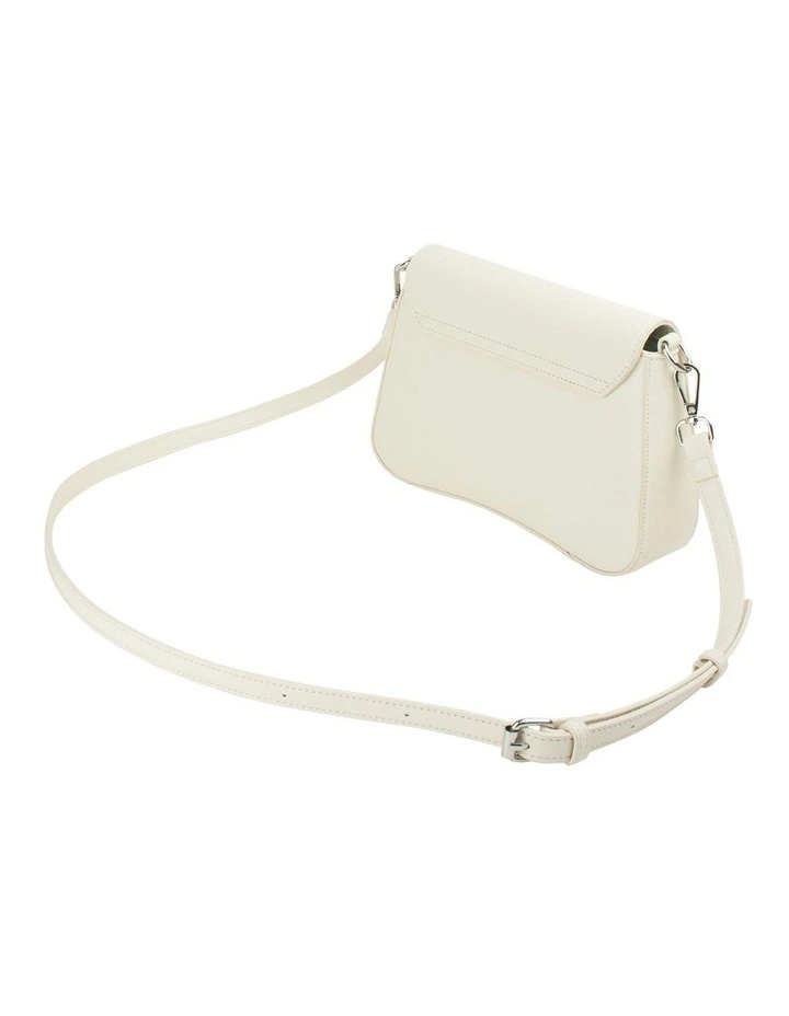 Zoe Wavy Crossbody Bag in Cream