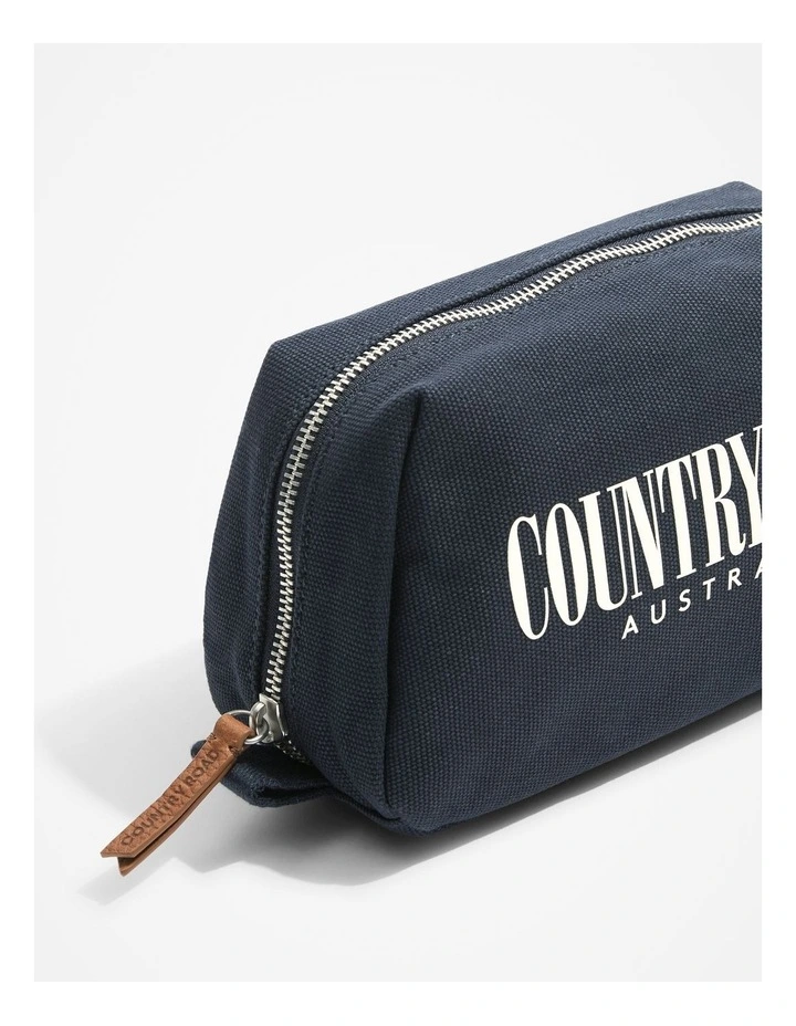 Organically Grown Cotton Heritage Wash Bag in Navy