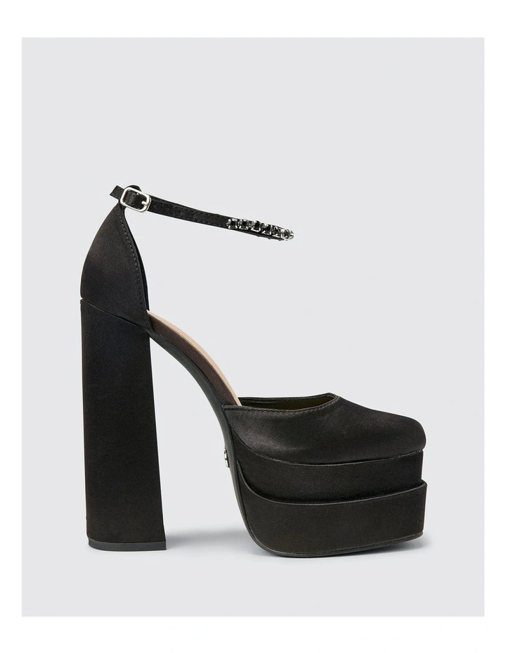 Zaguar Heels in Black