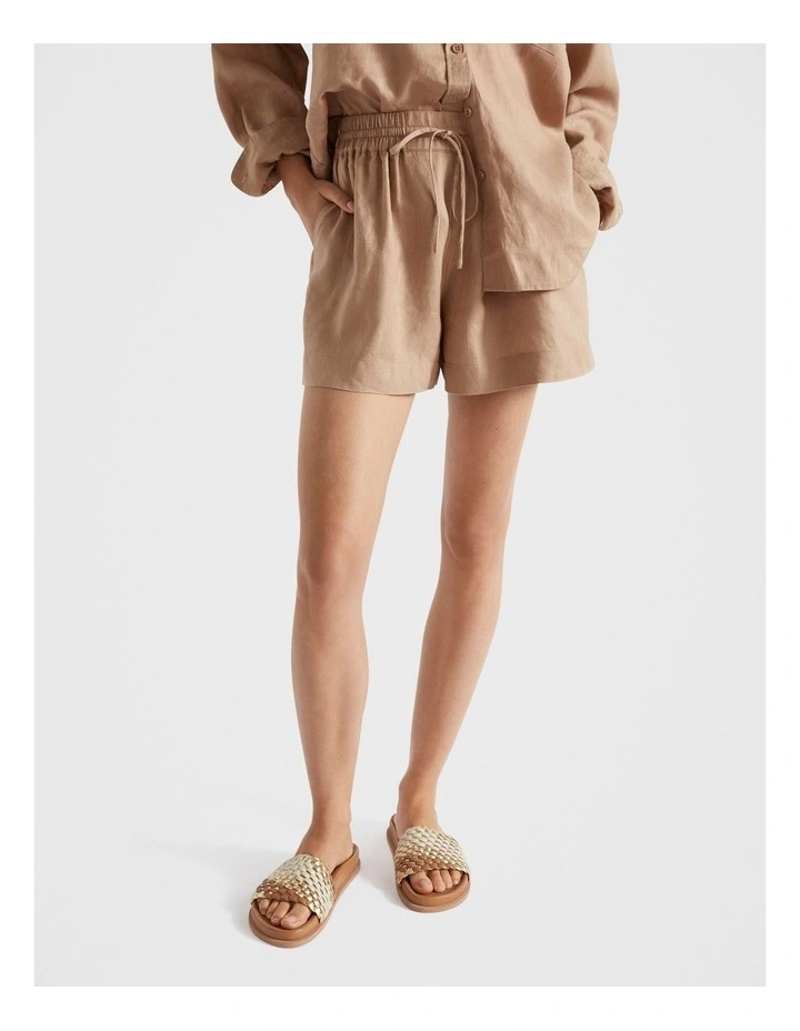 Core Linen Relaxed Shorts in Beige