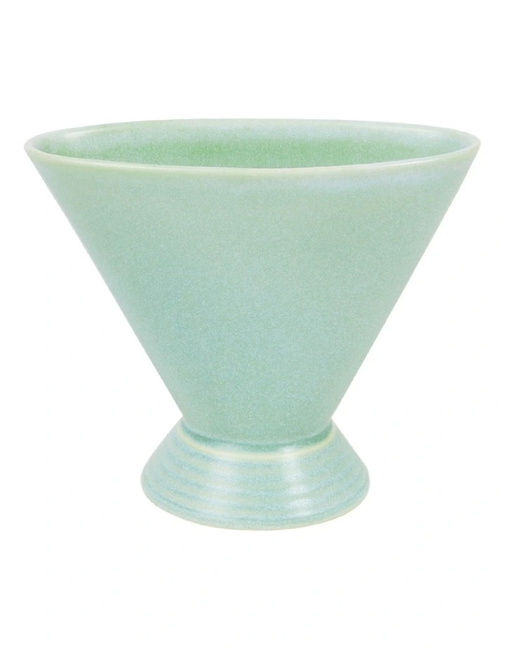 Florist Corner Scallop Vase in Mint Green