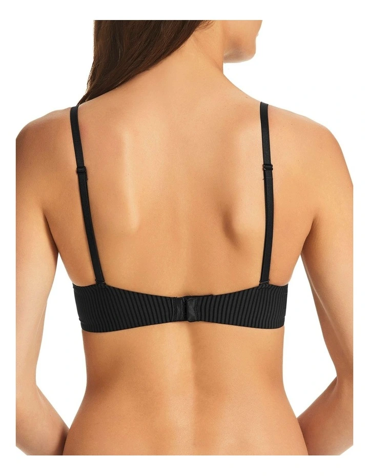 Embrace 2 Way Convertible T-shirt Bra in Black