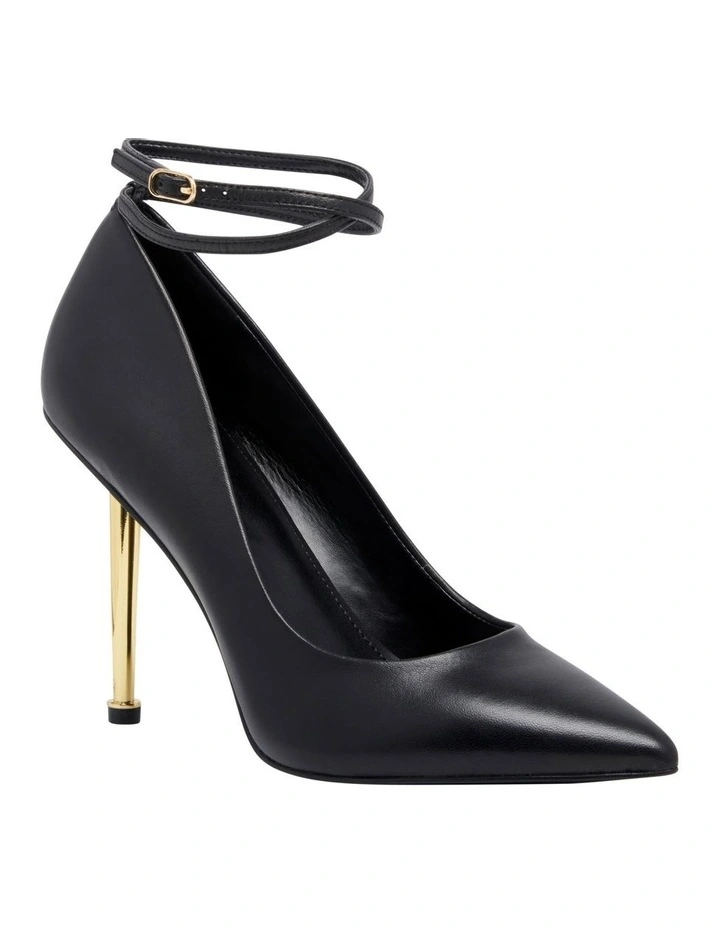 Trevs Pump in Black