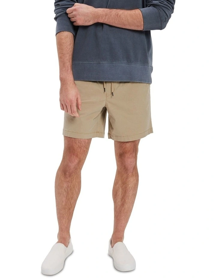 Flex 5.5" Lived-In Trekker Short in Khaki