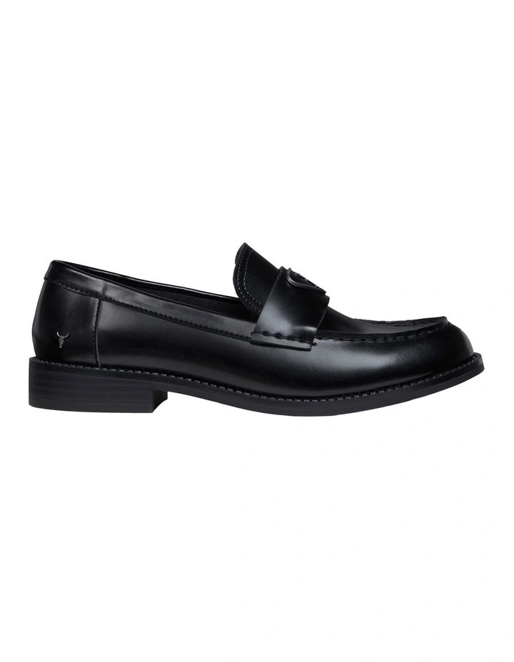 Predict Flats Shoes in Black