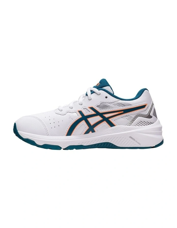Grade School Sport Shoe in White