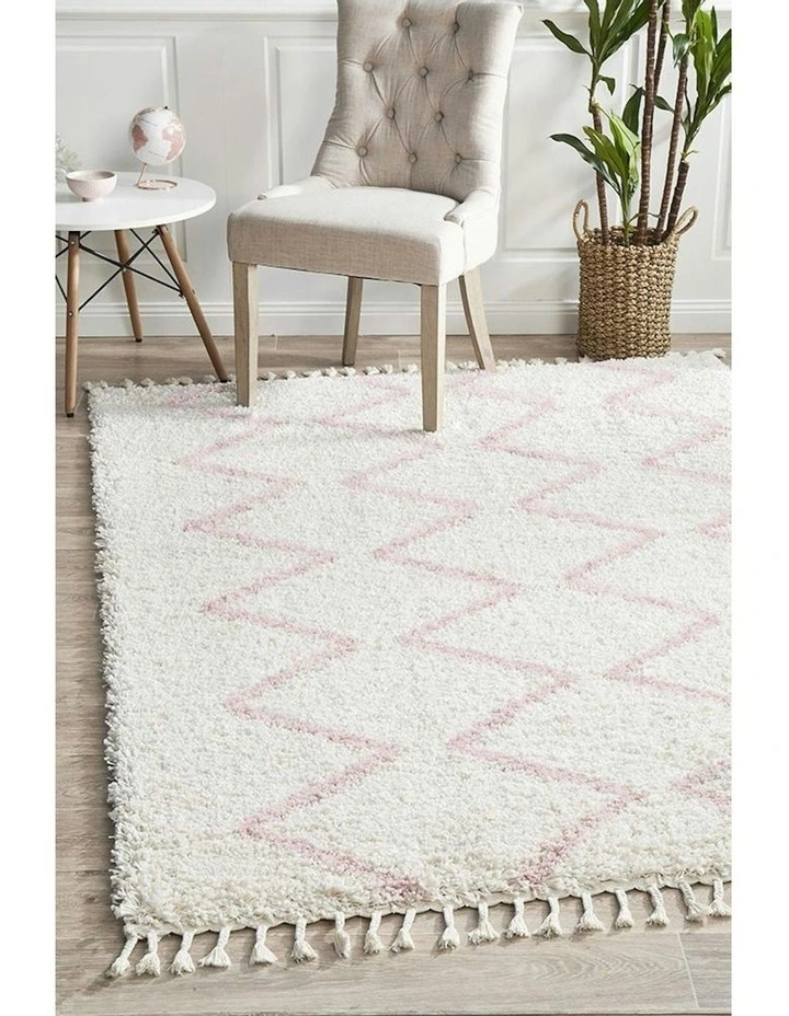 Saffron 11 Rug in Pink