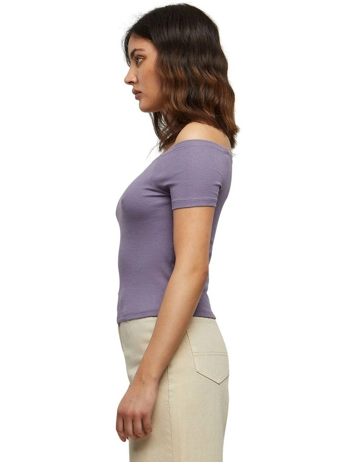 Off Shoulder Rib Tee in Dusty Purple