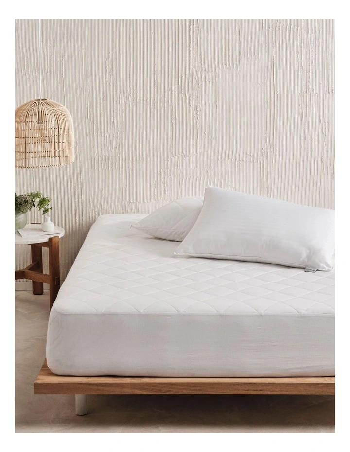 Kind Cotton Mattress Protector in White