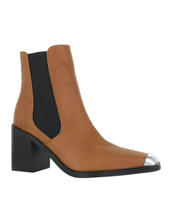 Hero I Heeled Boots in Brown