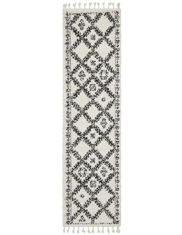 Saffron 33 Runner Rug in White