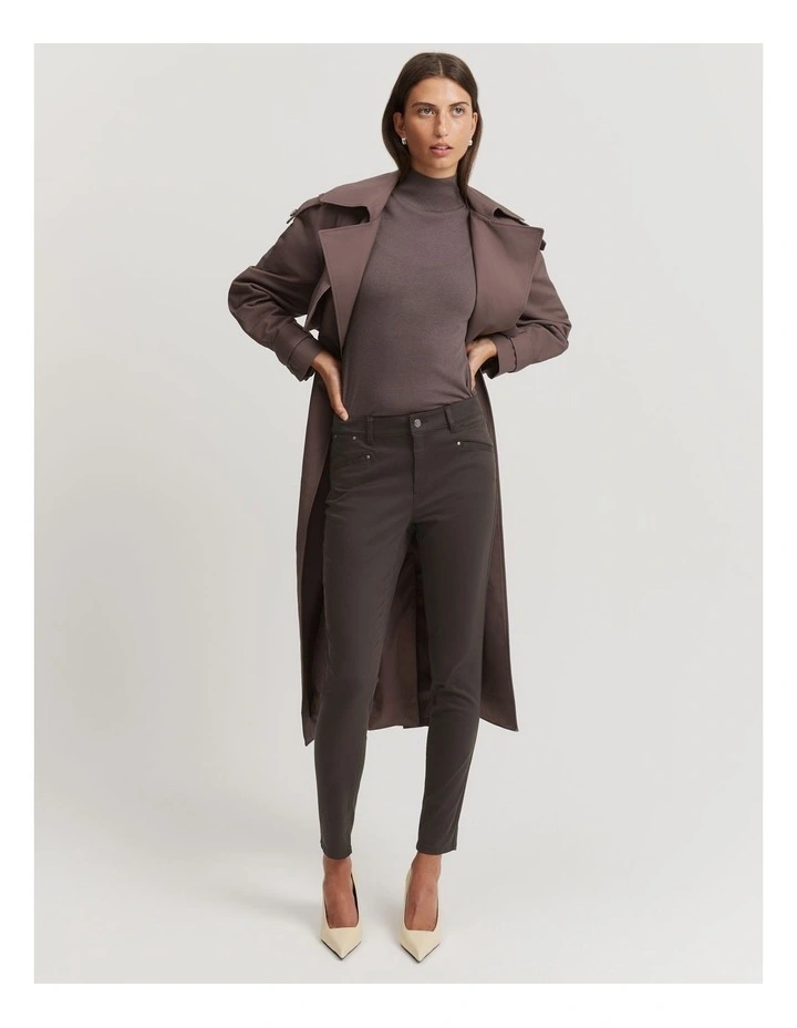 Sateen Jeans in Volcano