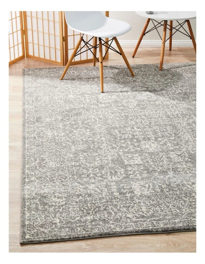 Evoke Homage Transitional Rug in Grey