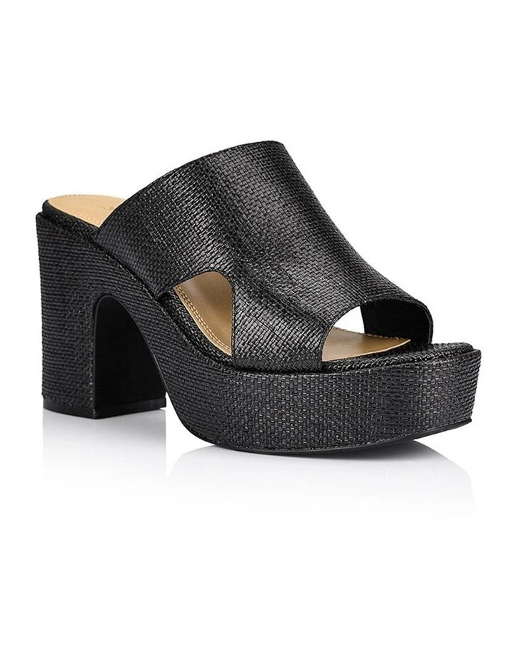 Milky Raffia Platform Sandals in Black