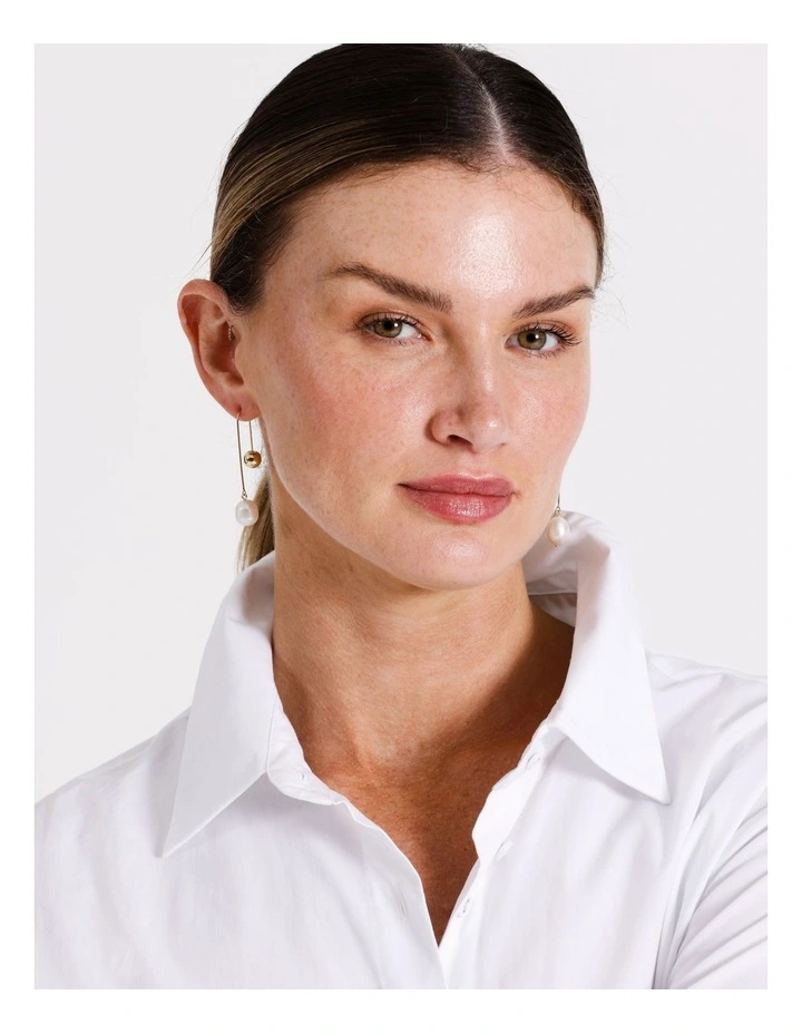 Pearl Drop Earring in Pearl
