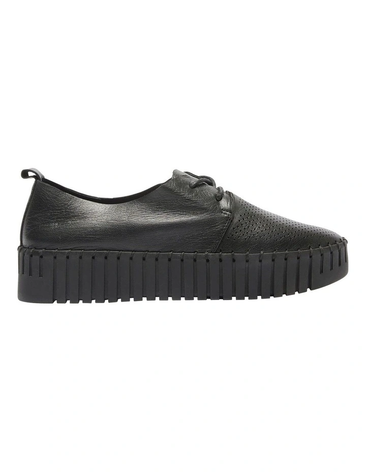 Central Sneakers in Black