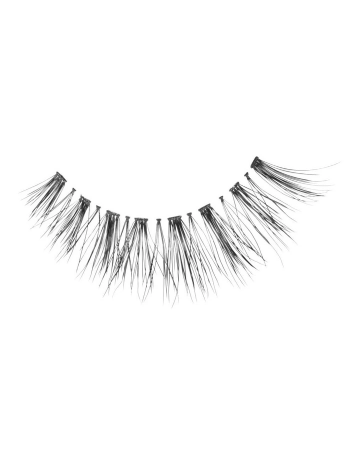 Look Real Faux Dramatic Lashes