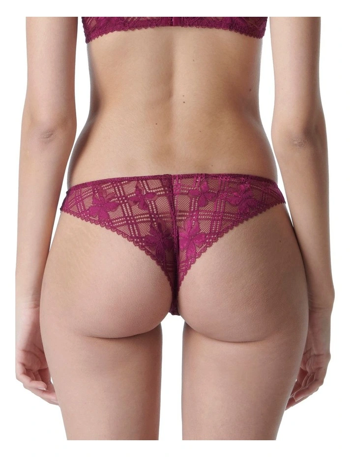 Victoire Tanga in Purple