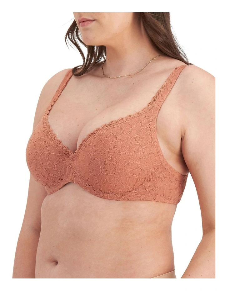 There Lace Contour Bra in Lie To Me