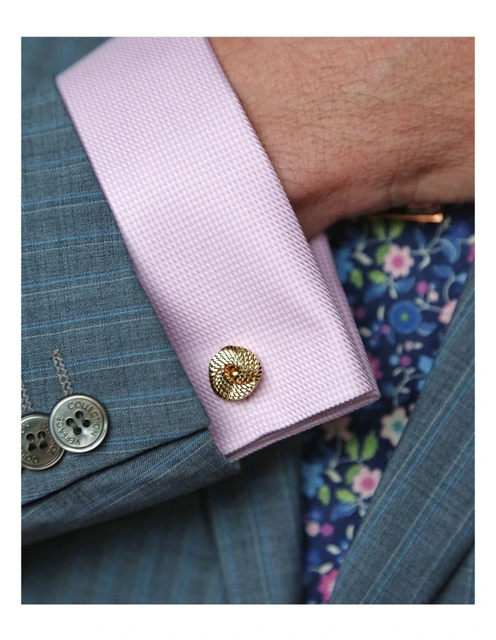 Weavy Knot Cufflink in Gold