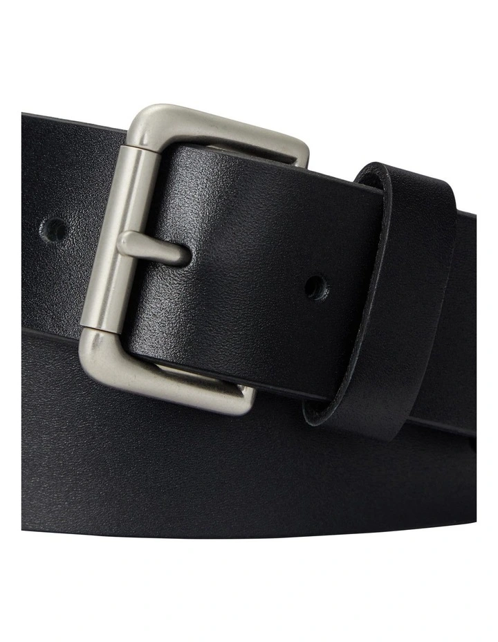 Leather Roller-Buckle Belt in Black