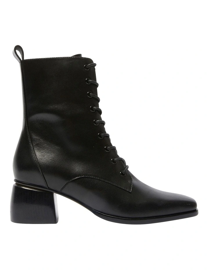Journey Boots in Black Leather