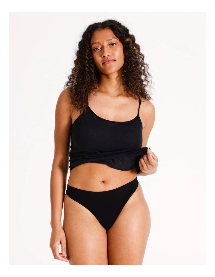 Seamfree G-string in Black