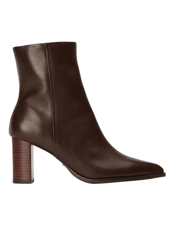 Phoenix Boots in Brown