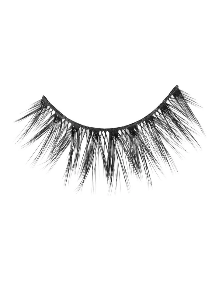Look Real Faux Dramatic Lashes