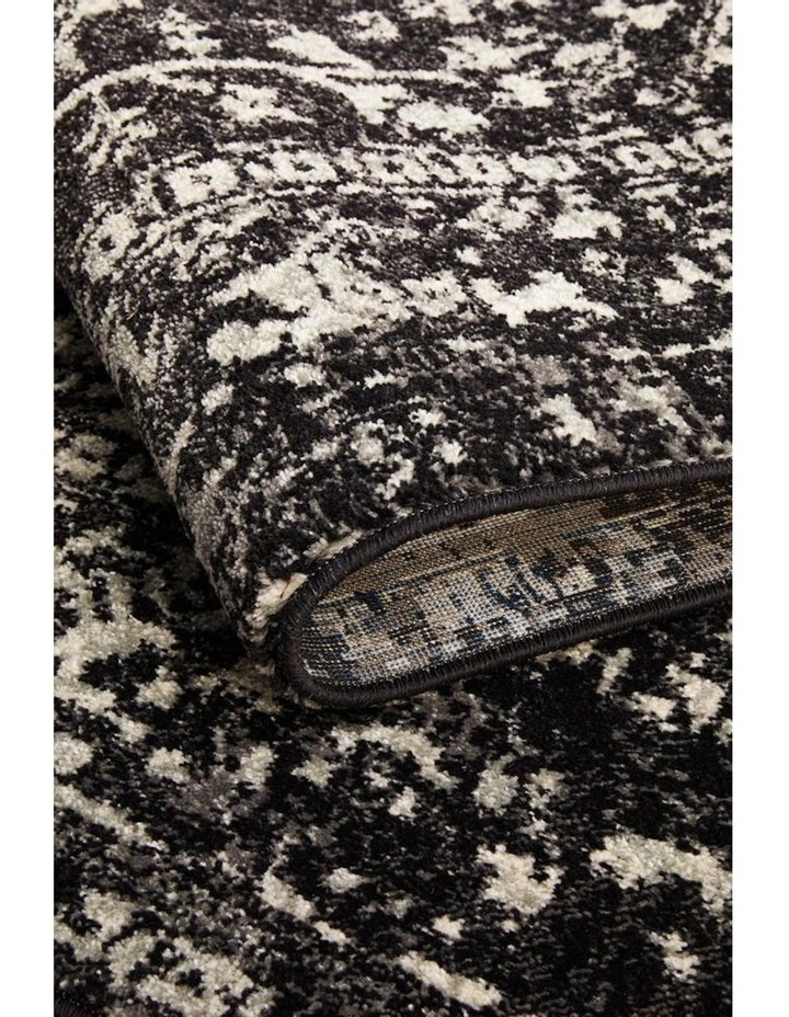 Evoke Scape Transitional Rug in Charcoal