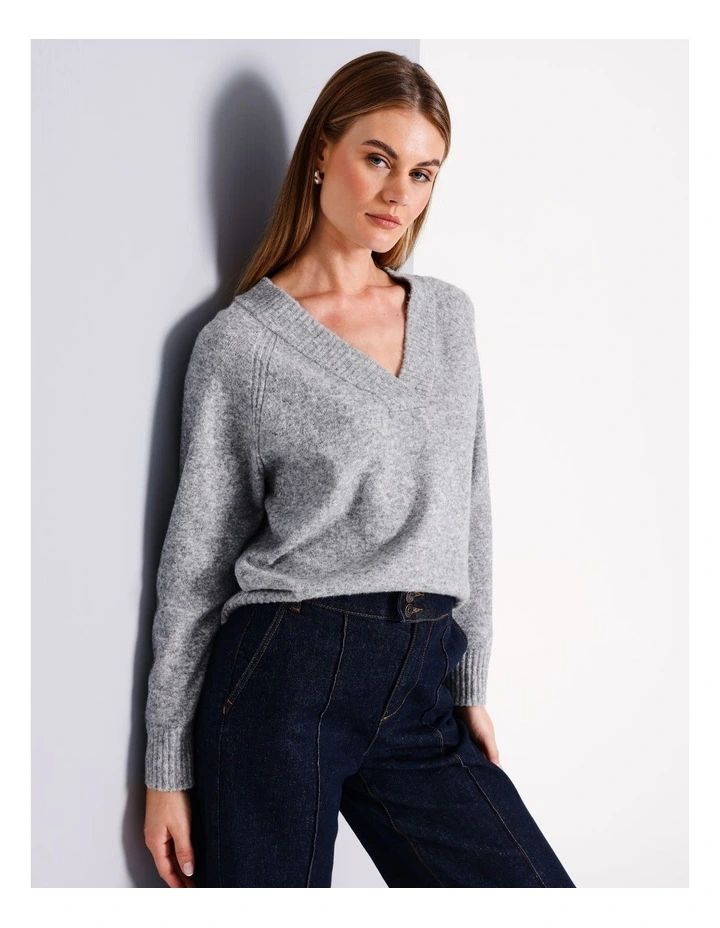 V Neck Lofty Knit in Grey